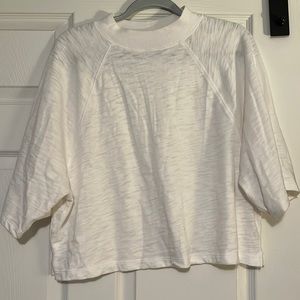 UNIVERSAL THREAD white tSHIRT